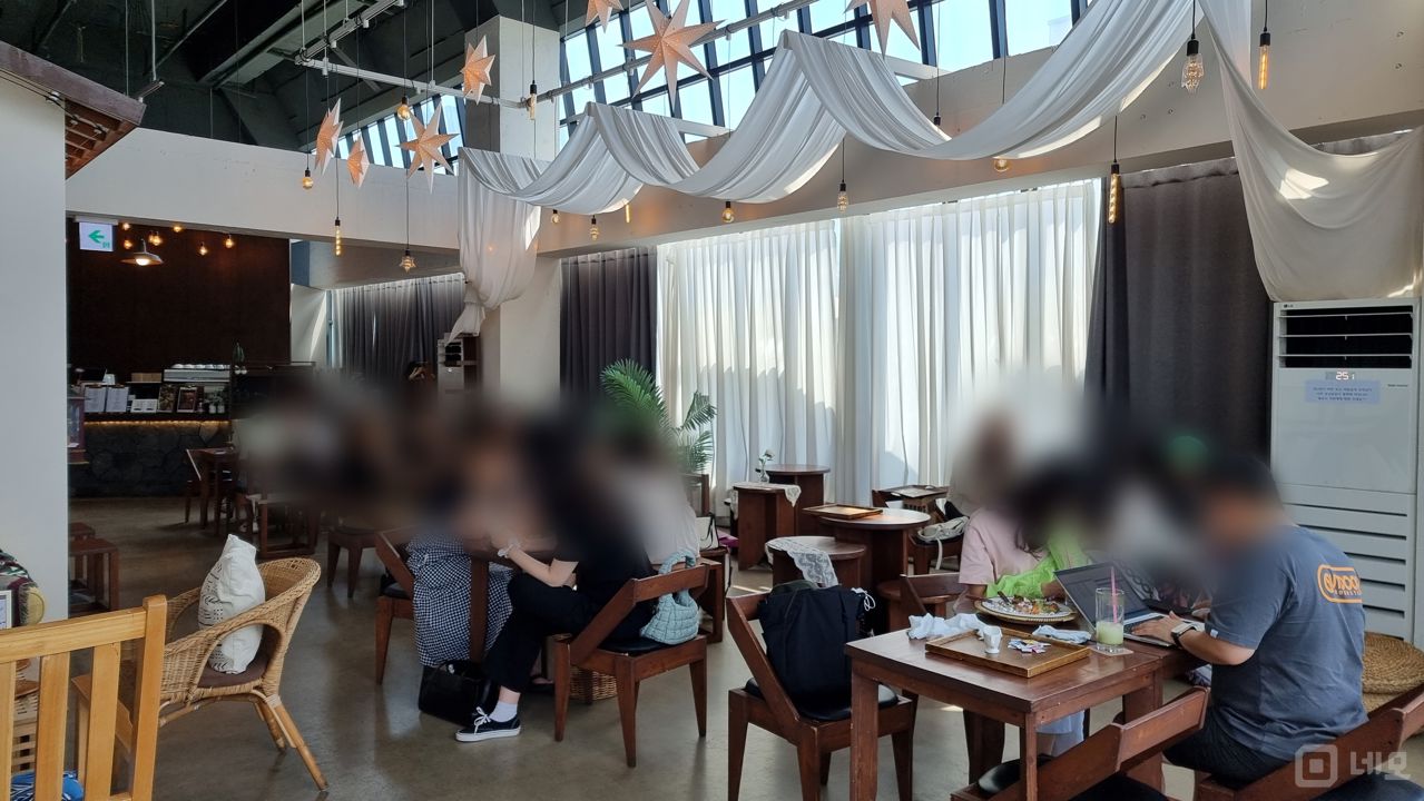 시설 집기 포함, 인테리어 완비된 중동 카페 양도양수 매물의 4번째 사진