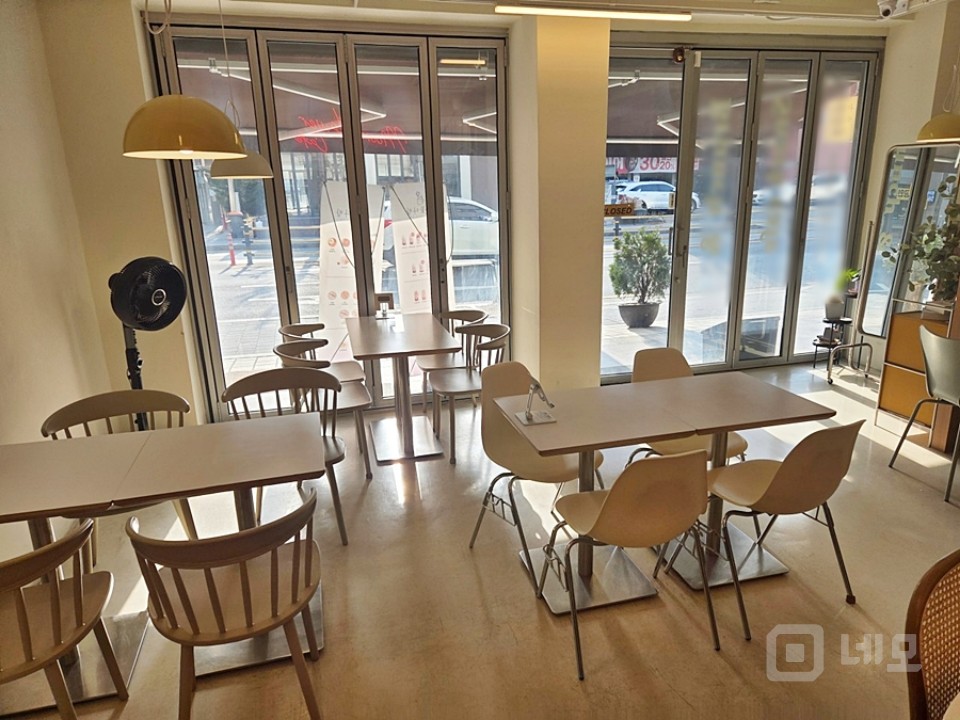 뱅뱅사거리 이면 1층 상가 매물의 1번째 사진