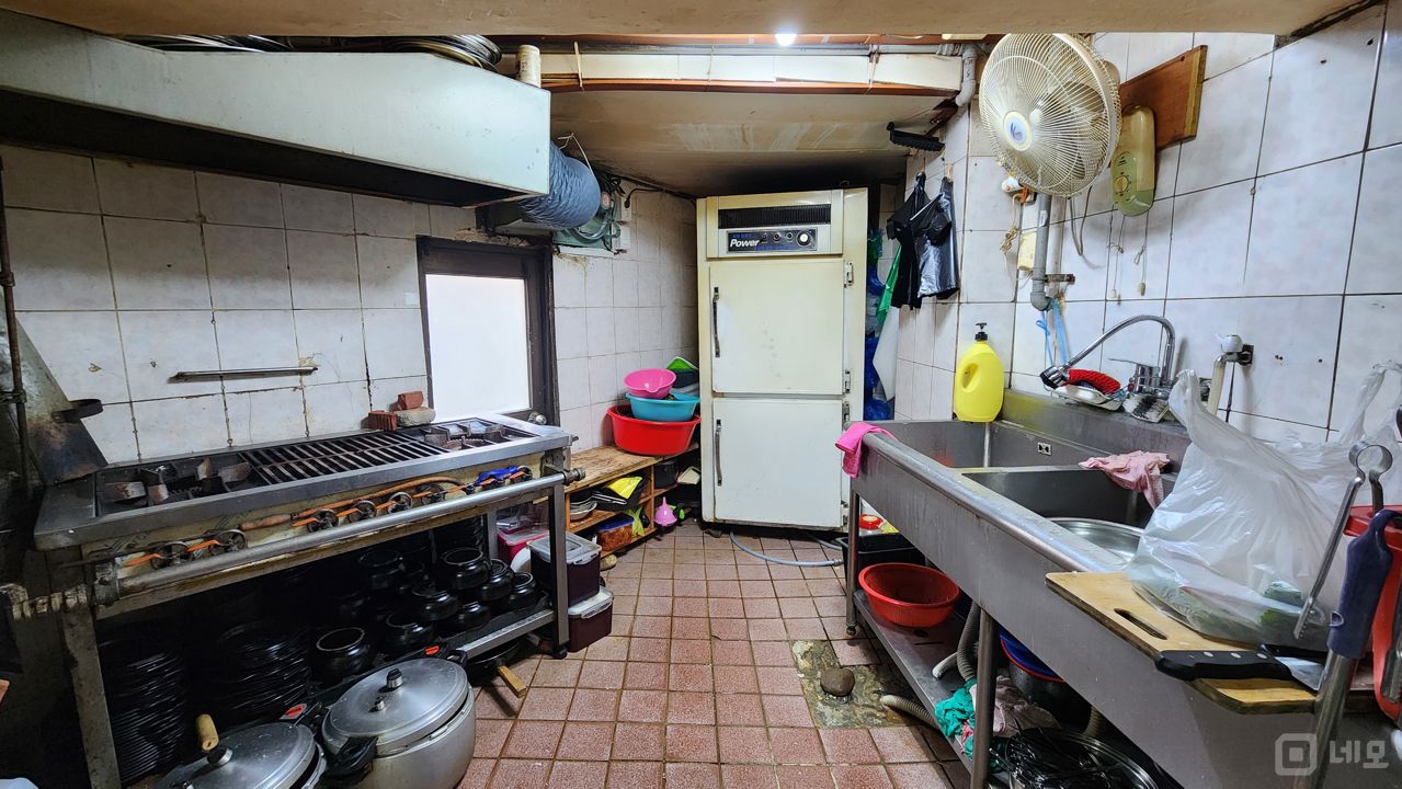 보광동 이태원역 역세권, 주방 시설 완비, 단골 고객 많은 한식집 매물의 5번째 사진