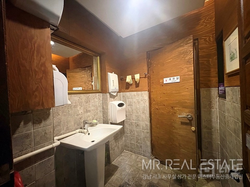 삼성중앙역 먹자골목 메인상권 단독사옥 매물의 14번째 사진