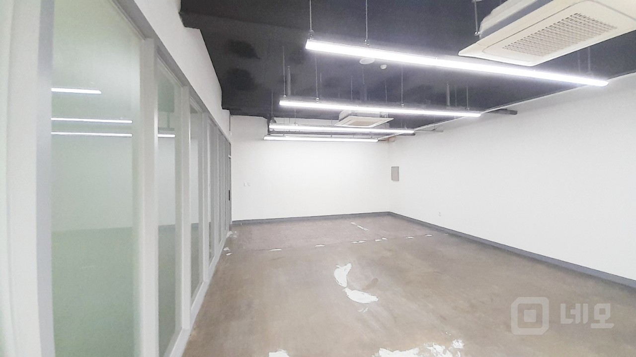 🏢 [신수동 2층] 신축급 근생상가✨ 엘리베이터·주차 완비! 매물의 12번째 사진