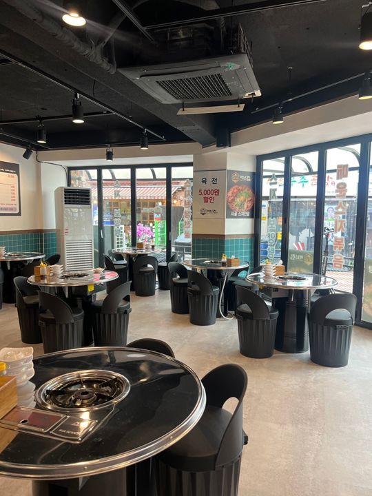 창천동 인테리어 및 시설 깔끔한 요리주점 매물의 3번째 사진