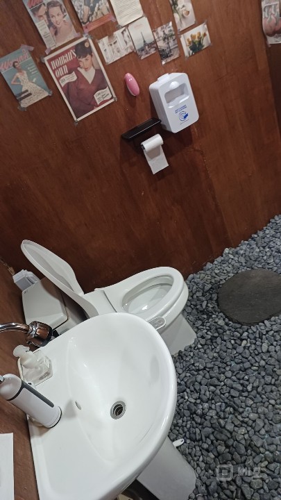 완전 힙한 인테리어 매물의 15번째 사진