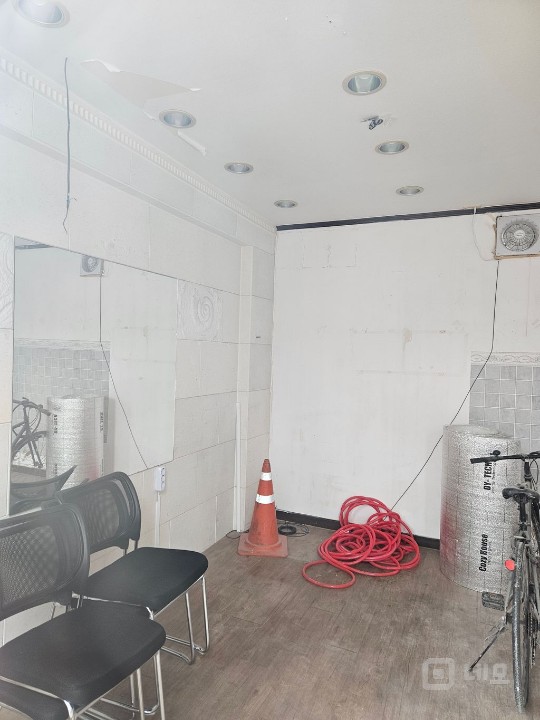 신규입주 아파트단지 맞은편 상가 매물의 2번째 사진
