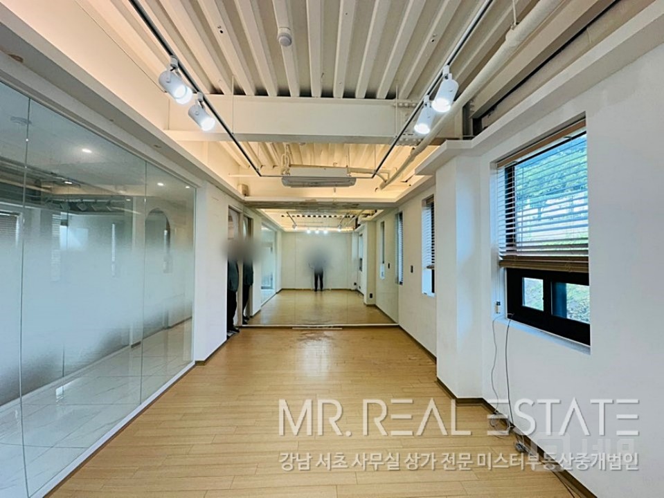 실사진 양재역3분 언주초앞 S급인테리어 무권리 자주식주차 매물의 7번째 사진