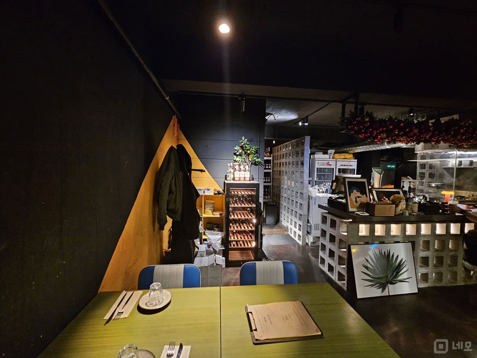 유동인구 많은 한강로2가 용리단길 상권 지하1층 와인바 매물의 4번째 사진