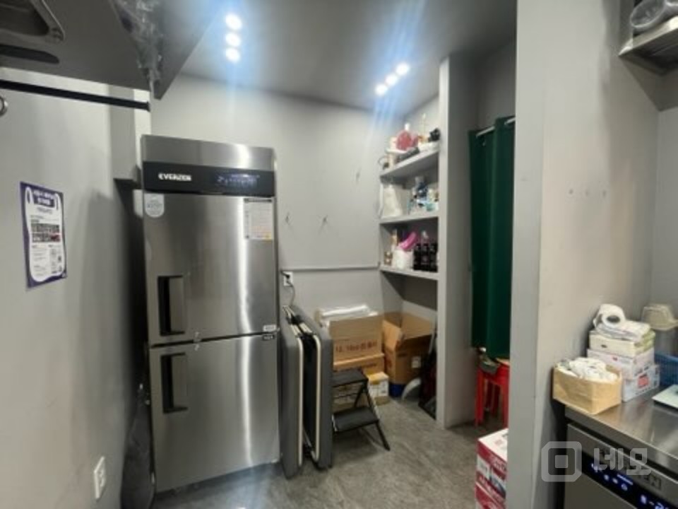 초역세권 대로변으로 가시성좋은 1층 카페 매물의 12번째 사진