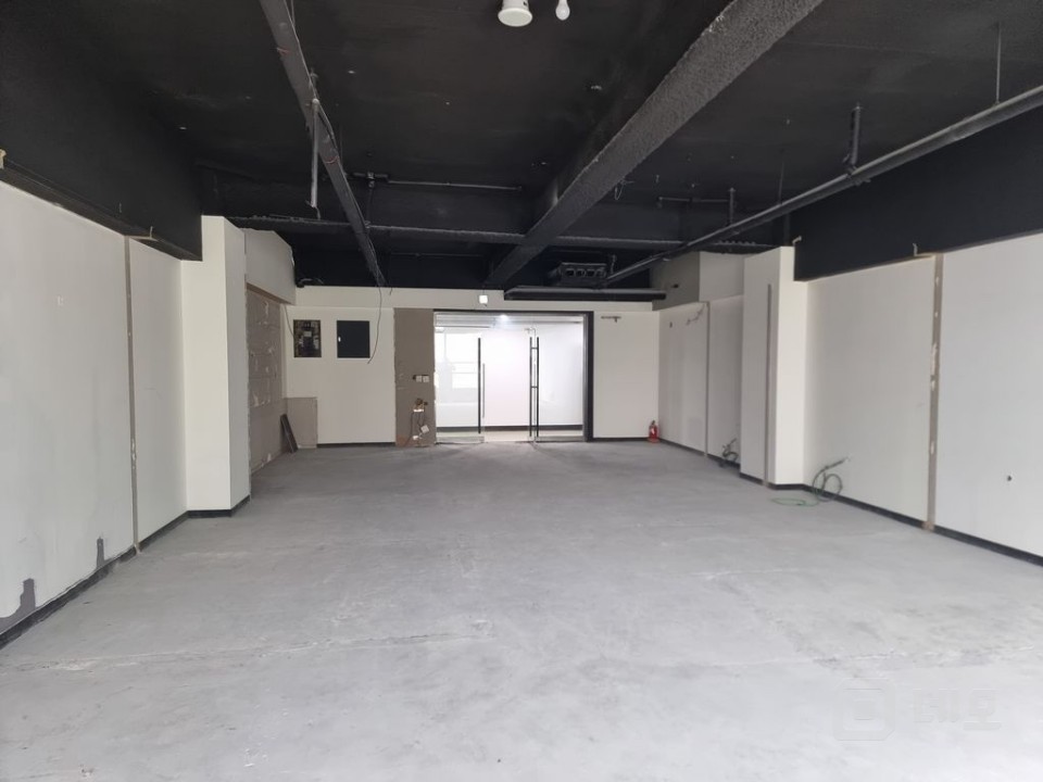 정발산역 3분 거리에 가시성 좋은 2층 전면 매물의 1번째 사진