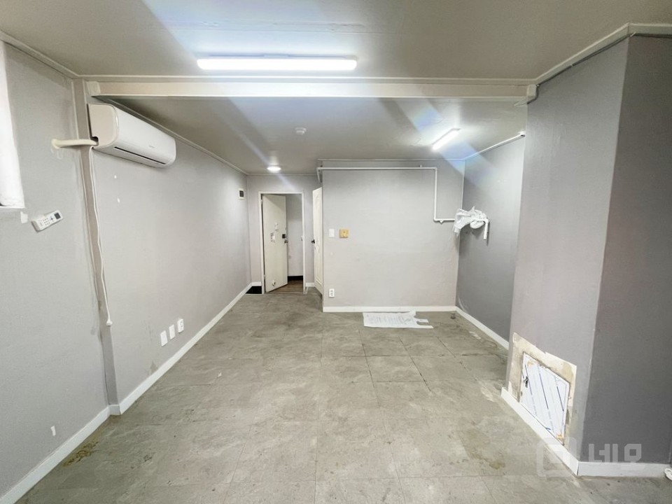 RICH 무권리 .최강가성비 .조기거래예상 . 1층 소형 상가 사무실 매물의 2번째 사진