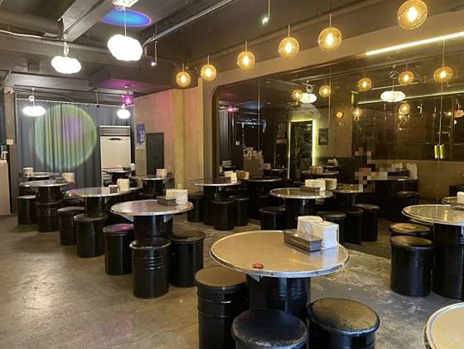 동선동 번화가에 위치한 정육 식당 매물의 5번째 사진