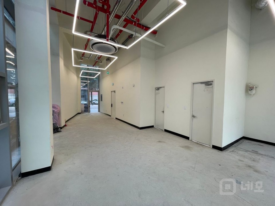 임대료 대폭인하 합니다.. 대로변 무권리 신축 종로구 이화동 1층 상가 매물의 3번째 사진