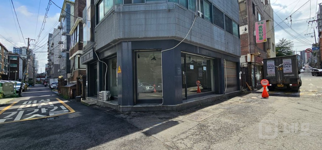 1층코너상가 뒷마당  리모델링건물 매물의 12번째 사진