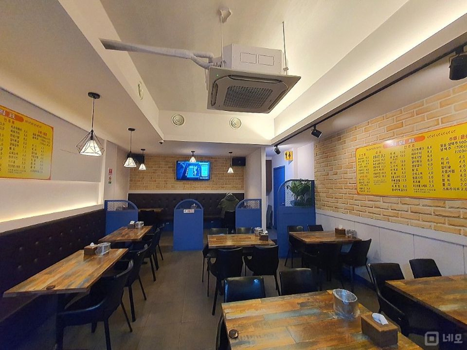 신림동 대로변 1층, 역세권 위치해 접근성 좋은 치킨집 매물의 1번째 사진