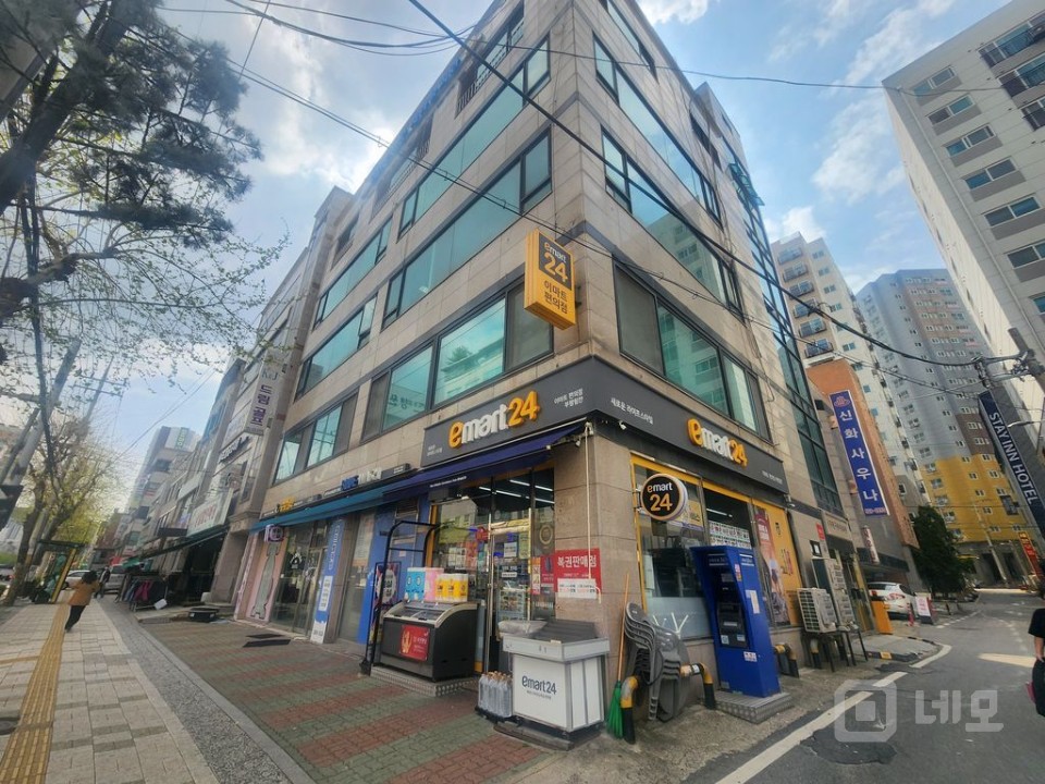 ✅️사무실로 깔끔, 채광 굿 수도 완비 베란다 공간도 충분✅️ 매물의 1번째 사진