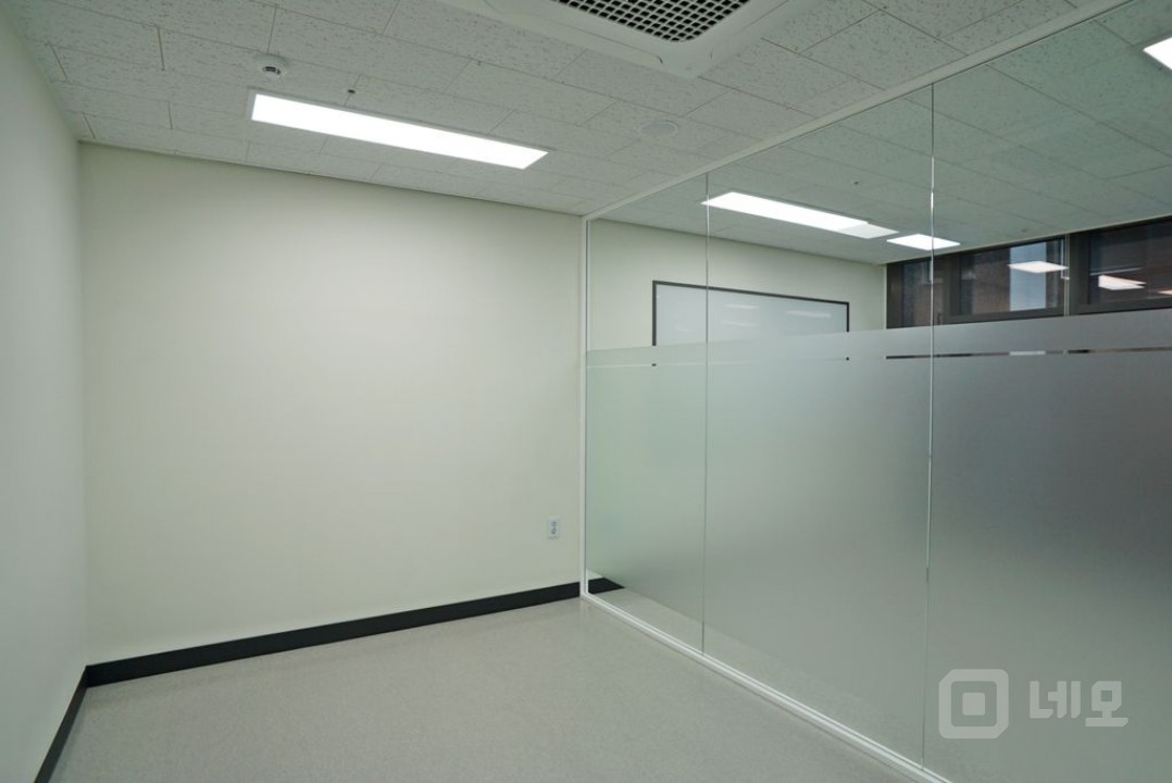 인기좋은코너 유리룸3개, 빠른입주 매물의 8번째 사진