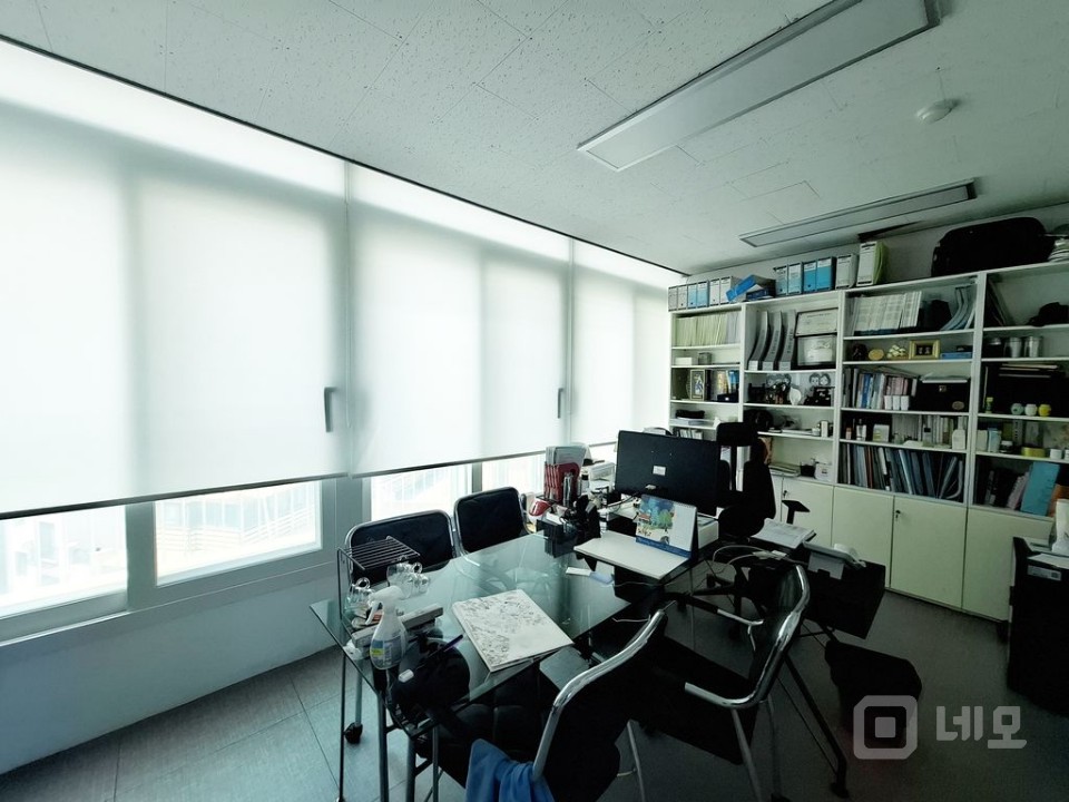 🏢✨ [마포 신수동 풀층 사무실] 꼭대기층 단독 사용의 여유! 매물의 1번째 사진