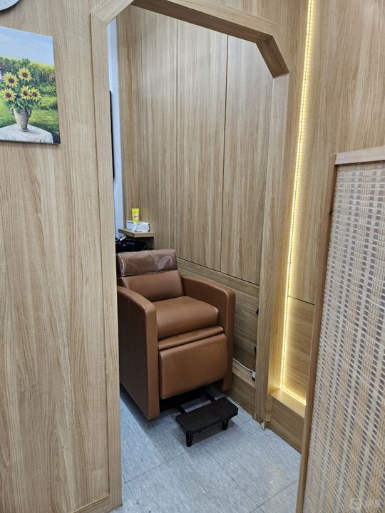 삼송역 역세권, 깔끔한 인테리어 완비된 삼송동 미용실 매물의 3번째 사진