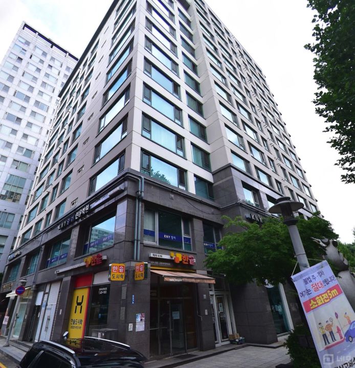 인테리어 및 시설 완비된 명일동 1층 카페 매물의 8번째 사진