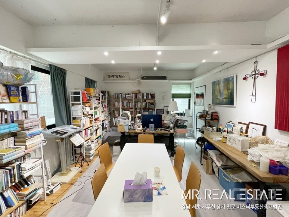 신사역 도보2분 교회 선호 2,3 층 통임대 인테리어 완비 매물의 15번째 사진