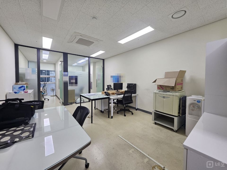 가산역 사무실 실13.5평 소형룸2개 싱크대 입주협의  매물의 2번째 사진