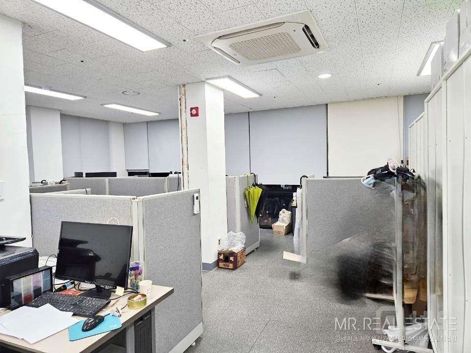 신논현역1분 대로변 무권리인테리어 멋진내외관 ACE 빠른입주 매물의 4번째 사진