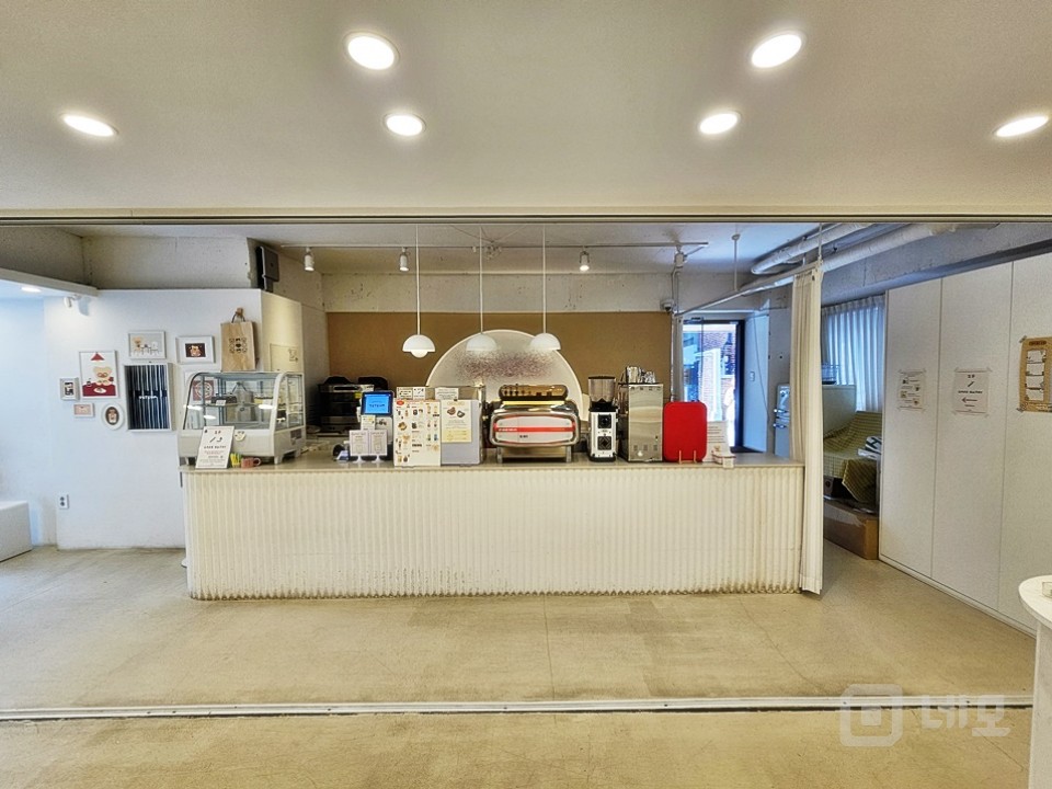 JS 연남동 핫플 미로길 1,2층 가시성 좋은 신축급 상가 매물의 13번째 사진