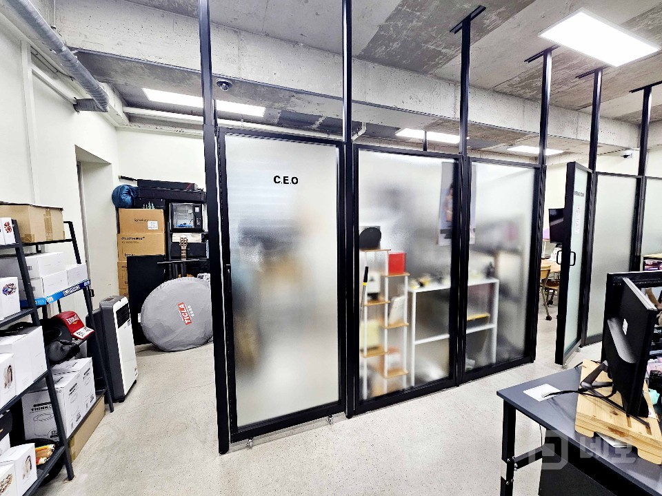 I세븐I 합정역 트렌디한 인테리어 40평대 사무실 매물의 6번째 사진