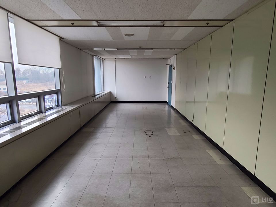 대로변 인근에 위치한, 교통이 좋은 외발산동 사무실 매물의 2번째 사진
