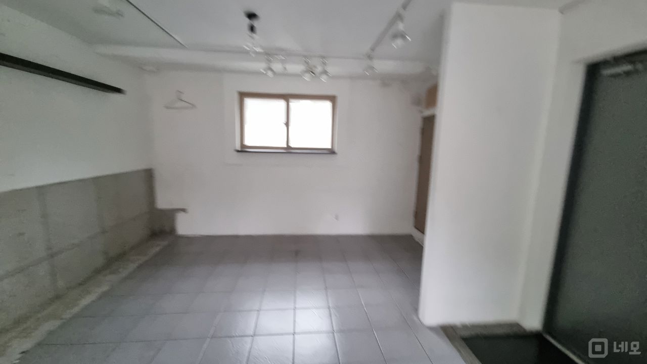 매장앞 테라스가 있어 공간활용이 좋은 상가 매물의 2번째 사진