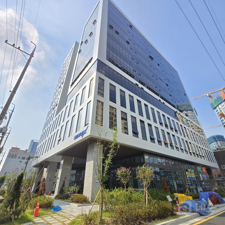 ⭐ 초역세권. 사용면적 9p 소형 사무실 즉시입주⭐ 매물의 5번째 사진
