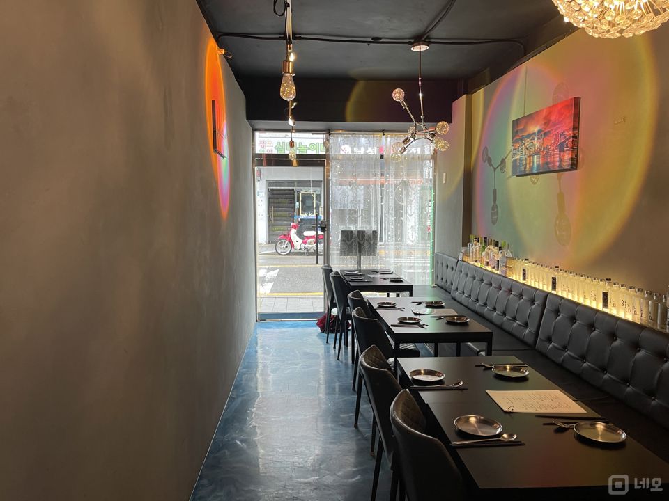봉천동 매력적인 인테리어, 다양하게 이용 가능한 요리주점 매물의 1번째 사진
