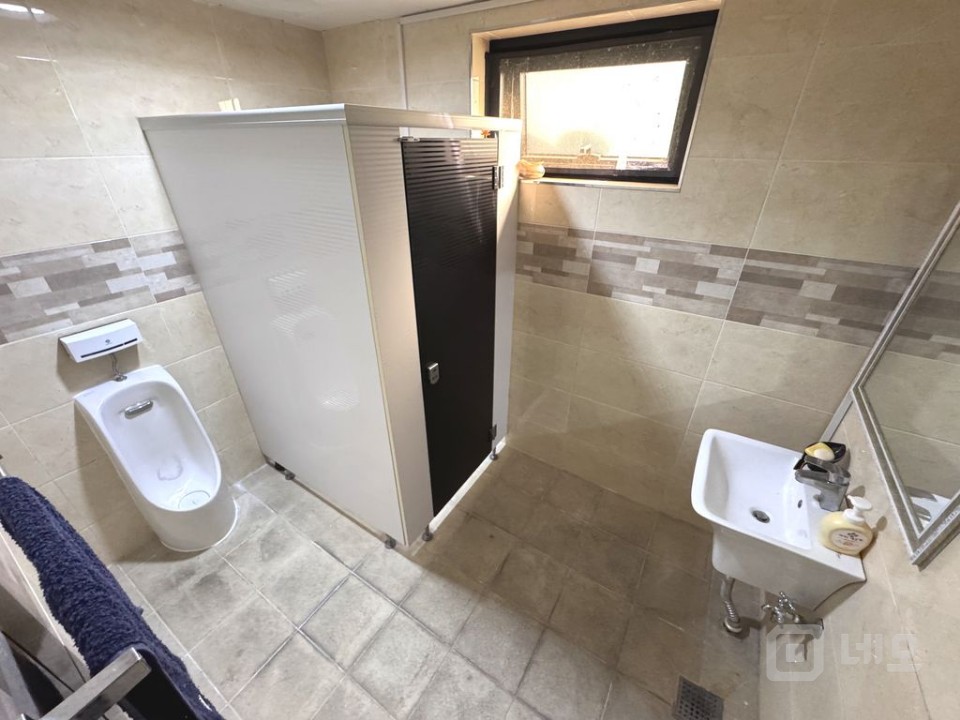 강남구청역 인근에 위치한 가시성,접근성 좋은 무권리! 1층 상가! 매물의 8번째 사진