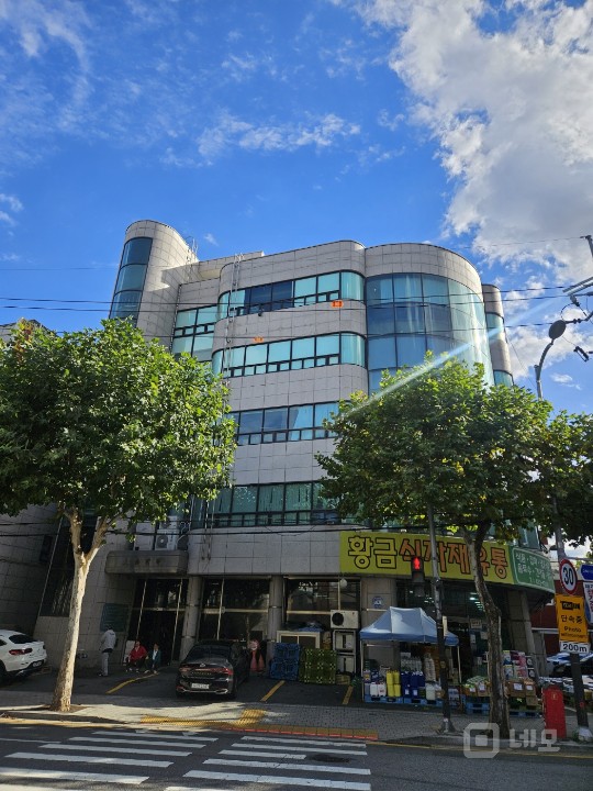 중랑구 코너 대형 상가 임대 매물의 2번째 사진