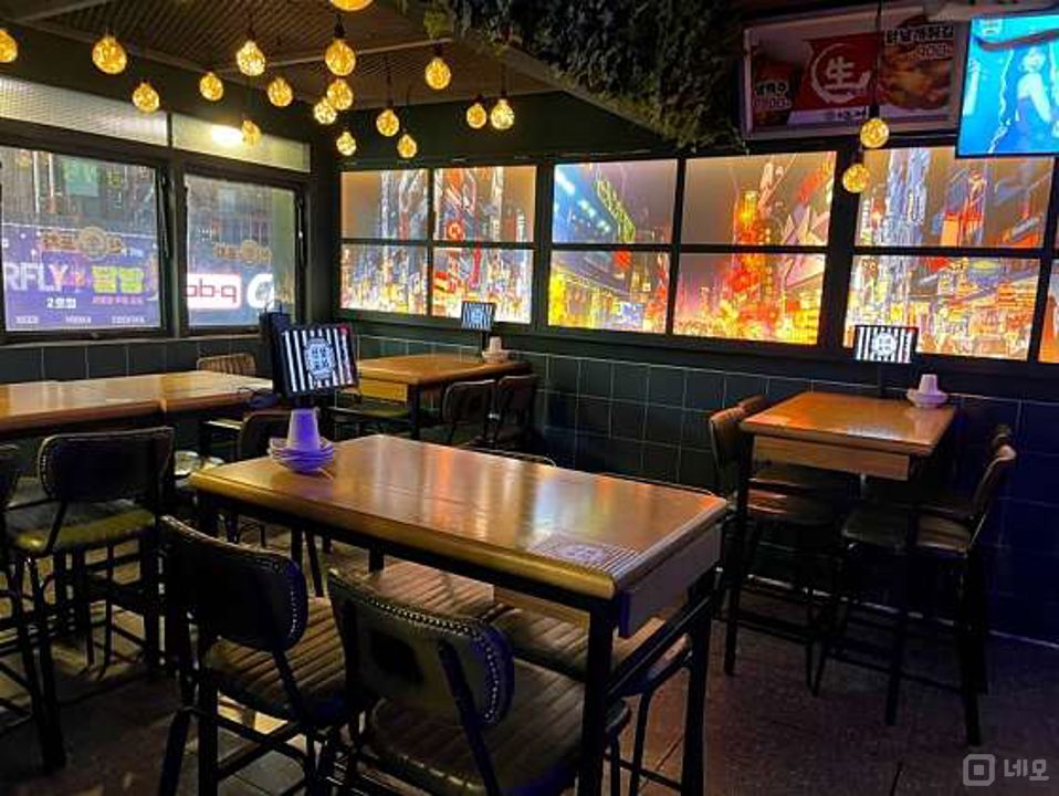 창천동 번화가에 위치한 실내포차 매물의 4번째 사진