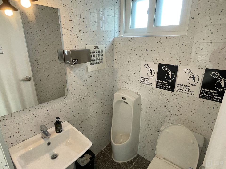 시설집기포함, 최상급 인테리어 완비된 서교동 루프탑바 매물의 7번째 사진