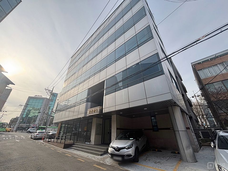 대로변 코너 사무실, 노출천장, 레일조명, 주차무료1대, 인테리어 굳 매물의 8번째 사진