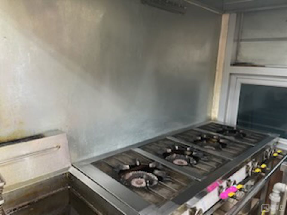 시설 집기 포함, 인테리어 완비된 구로동 분식점 매물의 9번째 사진