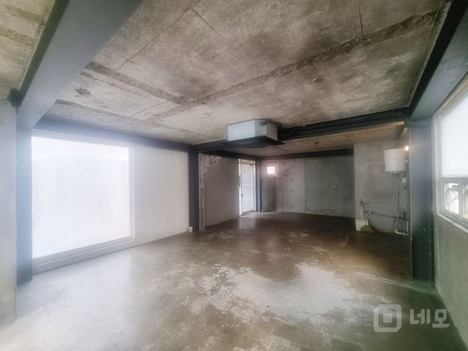 홍대 땡땡거리 빈티지스타일 가성비 좋은 테라스상가사무실!! 매물의 10번째 사진