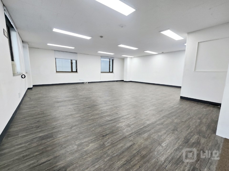 ▶▶ 홍대합정 더블역세권 ㅣ엘베ㅣ가성비터지는 사무실! 매물의 10번째 사진