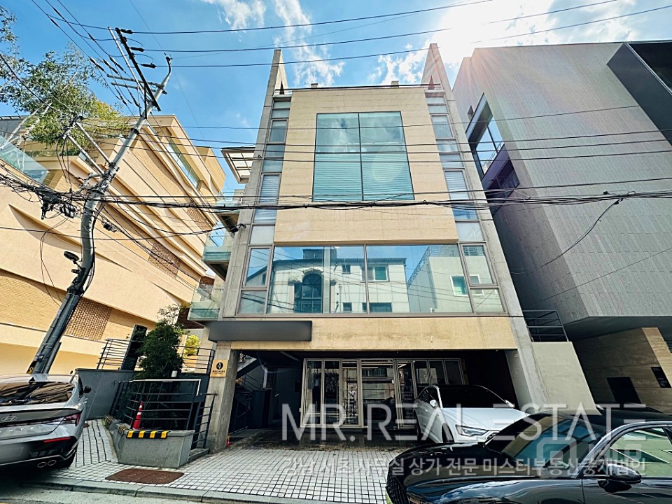 내부 인테리어 최상, 오픈형천장, 근무 환경 매우 좋음 매물의 11번째 사진