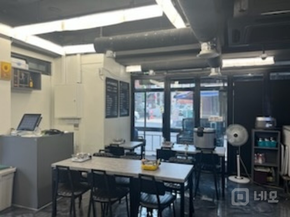 22평+서비스 5평  코너상가  매물의 3번째 사진