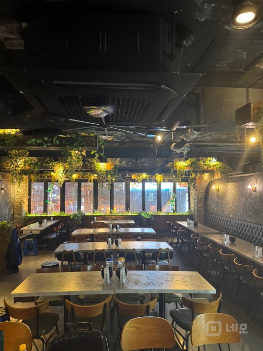 먹자골목 메인상권 유동최상 S급 노출좋은 2층 상가점포 매물의 4번째 사진