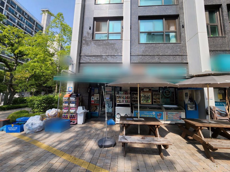 아파트 단지 내 위치한 방배동 편의점 매물의 8번째 사진