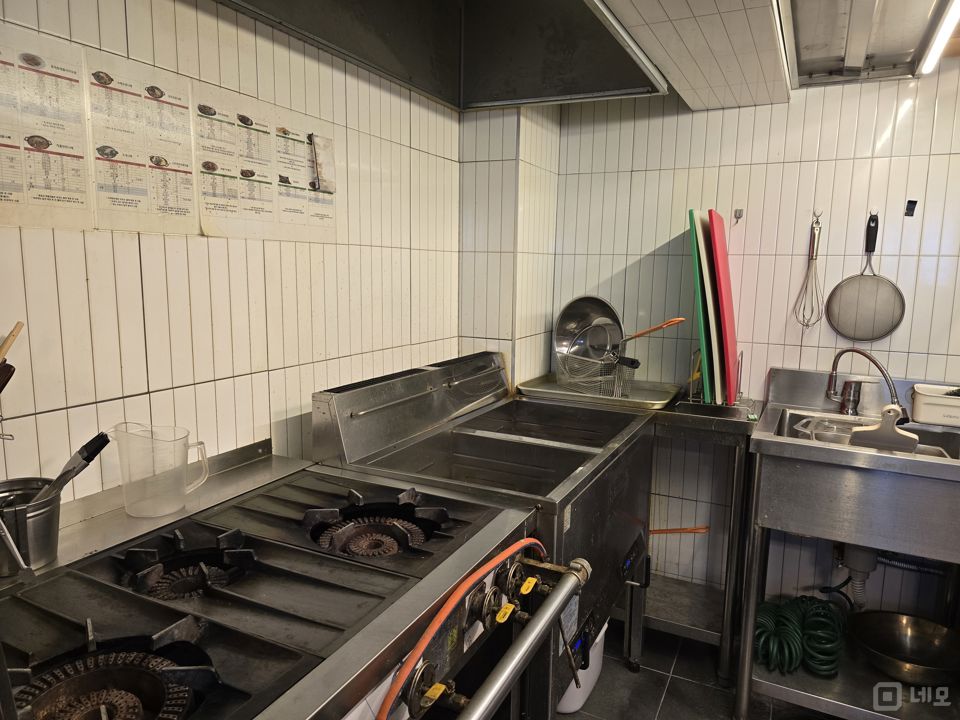 시설 집기 포함, 인테리어 완비된 갈현동 이자카야 매물의 6번째 사진