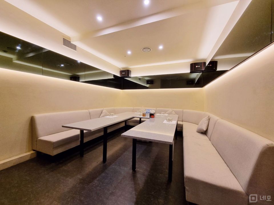 고급스러운 인테리어 완비된 서초동 노래주점 매물의 5번째 사진
