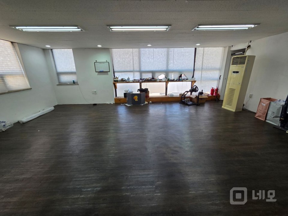 홍대입구역 5분 전용 18평 주차가능한 무권리 사무실 매물의 4번째 사진