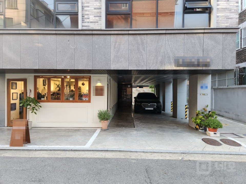 엘리베이터, 주차 가능한 깔끔 화이트톤 공간 L 매물의 1번째 사진