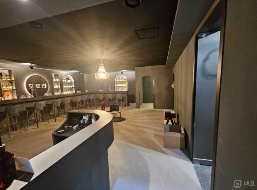 연수구 연수동 성업중인 2층 모던바 양도 매물의 3번째 사진