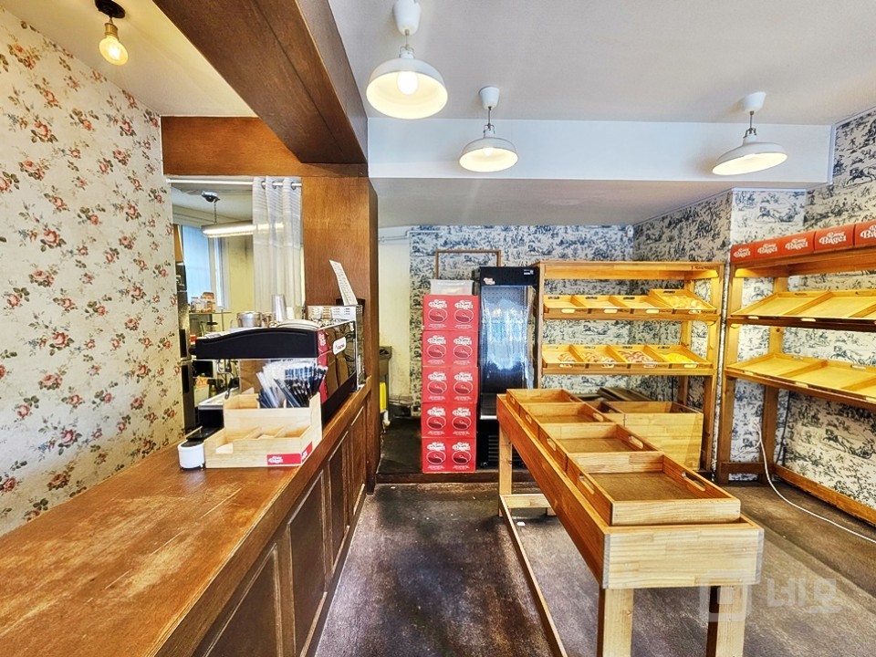 JS 학교 앞 SSS급 상권! 1층 가시성 좋은 상가 임대 매물의 3번째 사진