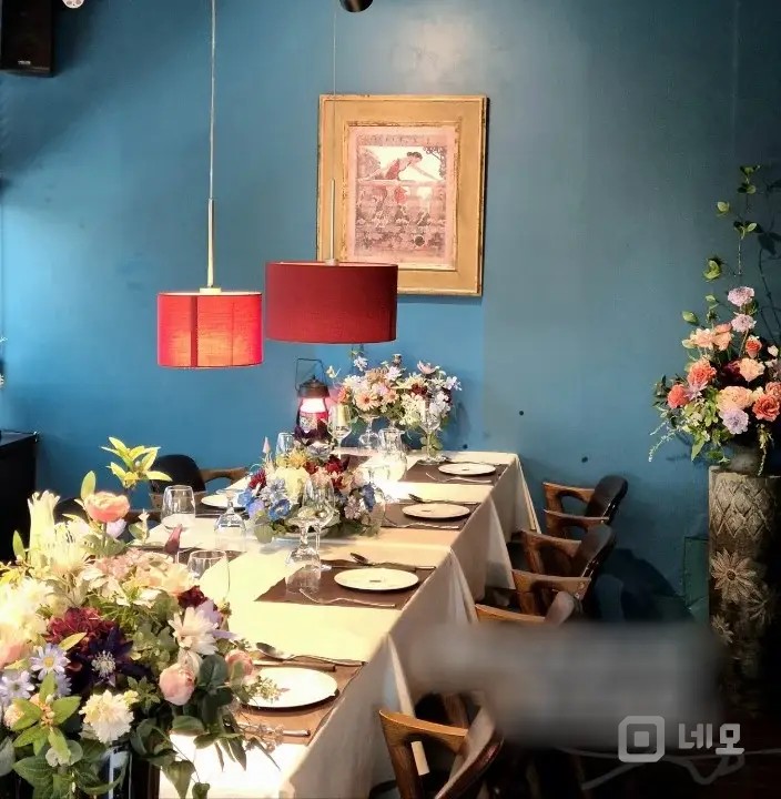 용강동 먹자골목 사거리 메인건물 7층 에3층 매물의 1번째 사진